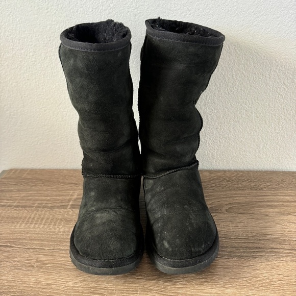 UGG Classic Tall Boots, Black, Size 5 - Picture 2 of 6